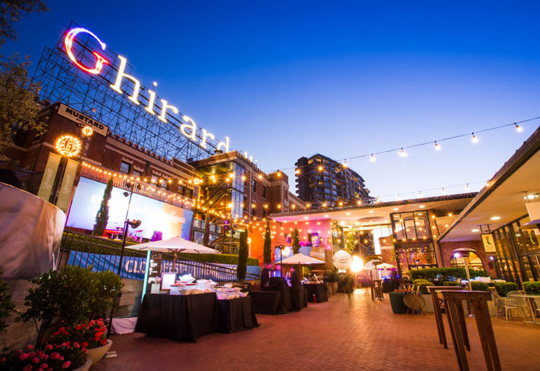 Ghirardelli Square | San Francisco Deluxe Sightseeing Tours